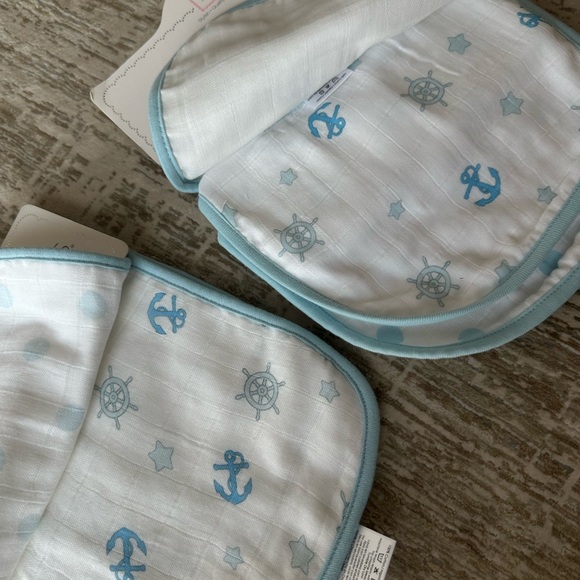 New Swaddle Designs Muslin Baby Bibs and burp cloth - Picture 2 of 5
